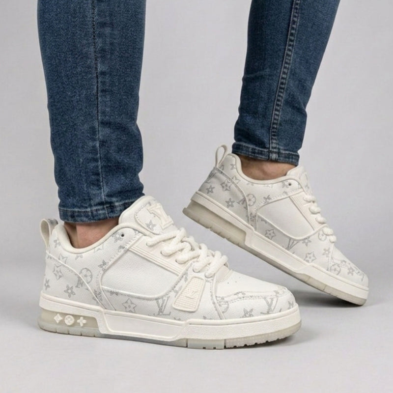 SIGNATURE SNEAKERS