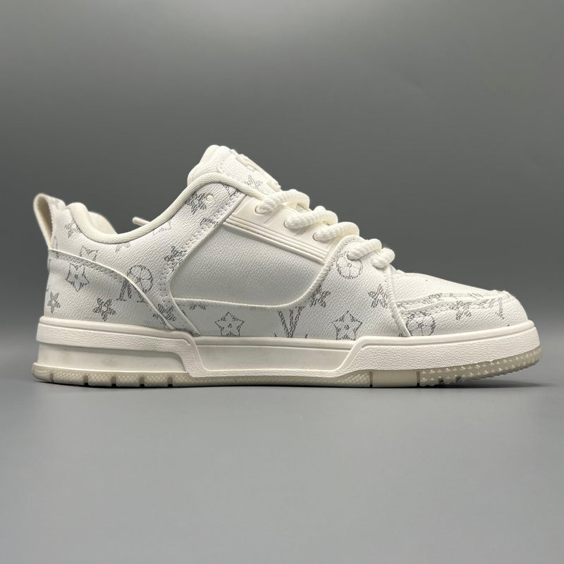 SIGNATURE SNEAKERS