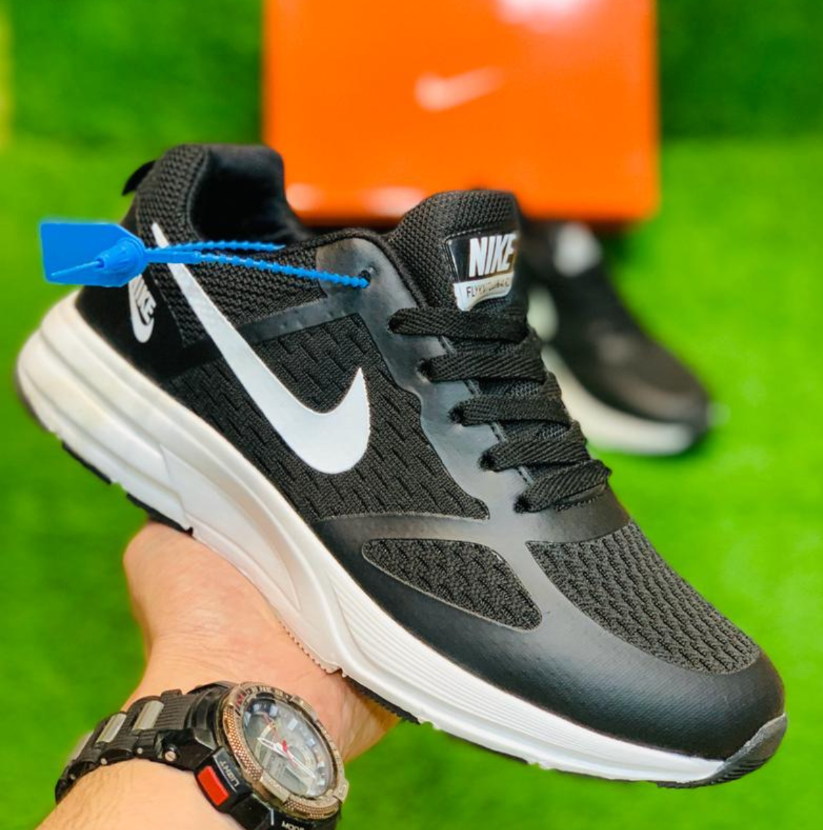 NIKE AIR ZOOM SNEAKERS