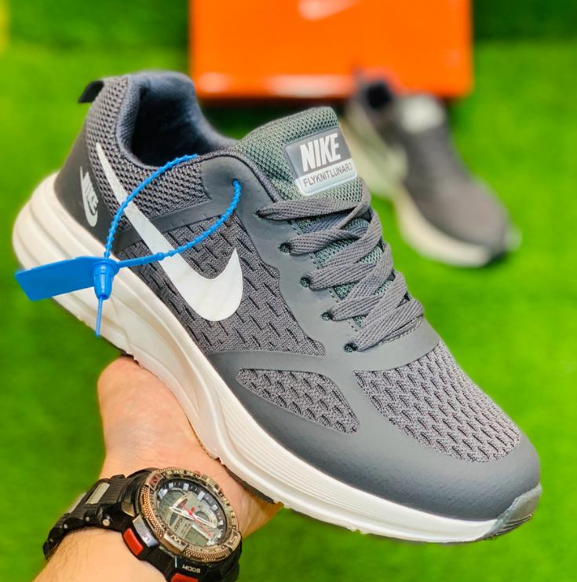 NIKE AIR ZOOM SNEAKERS